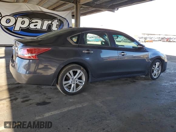 ✅ 2013 Nissan Altima SL • VIN: 1N4BL3AP1DC109199 • Lot: 82774405. Listed on Copart with 129,161 mi. Free auction sales archive from the USA and detailed vehicle history report at DreamBid. Image 3.