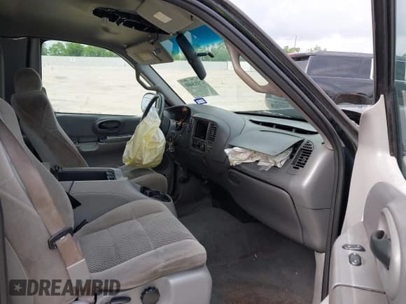 ✅ 2001 Ford F-150 XL • VIN: 1FTZX07201KF98445 • Lot: 42103480. Listed on IAAI with Not provided. Free auction sales archive from the USA and detailed vehicle history report at DreamBid. Image 5.