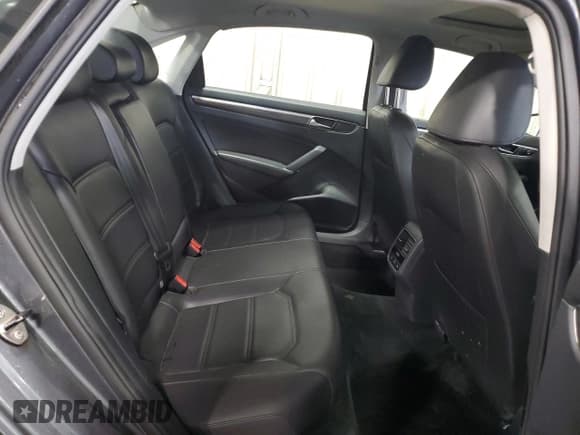 ✅ 2017 Volkswagen Passat SE • VIN: 1VWGT7A3XHC075710 • Lot: 91100665. Listed on Copart with 71,224 mi. Free auction sales archive from the USA and detailed vehicle history report at DreamBid. Image 10.