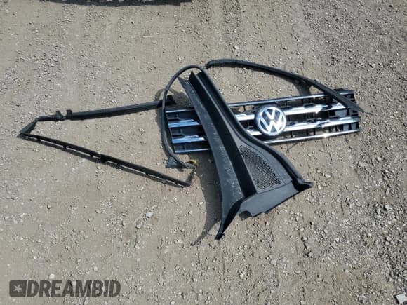 ✅ 2018 Volkswagen Atlas SE • VIN: 1V2DP2CA6JC589289 • Lot: 71044205. Listed on Copart with 220,883 mi. Free auction sales archive from the USA and detailed vehicle history report at DreamBid. Image 13.