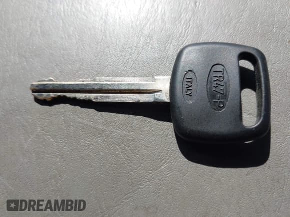 ✅ 2004 Toyota Camry LE • VIN: 4T1BE30K74U861439 • Lot: 43380963. Listed on IAAI with 135,892 mi. Free auction sales archive from the USA and detailed vehicle history report at DreamBid. Image 11.