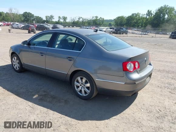 ✅ 2007 Volkswagen Passat • VIN: WVWKK73C97P021674 • Лот: 42797929. Опубликован ранее на IAAI с пробегом 117 687 миль. Бесплатный доступ к архиву аукционных продаж из США и подробный отчёт об истории автомобиля на DreamBid. Изображение 3.