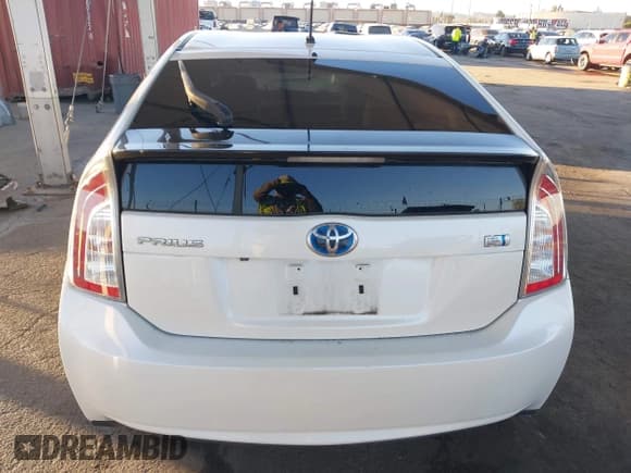 ✅ 2015 Toyota Prius Three • VIN: JTDKN3DUXF1941631 • Лот: 43665913. Опубликован ранее на IAAI с пробегом 143 626 миль. Бесплатный доступ к архиву аукционных продаж из США и подробный отчёт об истории автомобиля на DreamBid. Изображение 16.