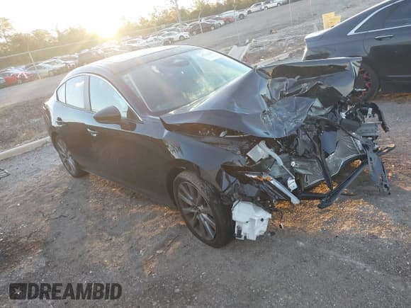 ✅ 2024 Mazda 3 S Preferred • VIN: 3MZBPACM5RM402967 • Lot: 41223664. Listed on IAAI with 12,925 mi. Free auction sales archive from the USA and detailed vehicle history report at DreamBid. Image 1.