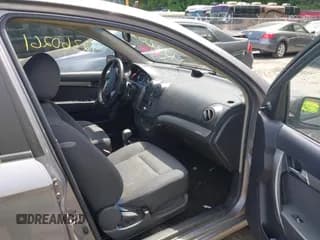 ✅ 2007 Chevrolet Aveo LS • VIN: KL1TD56687B061158 • Lot: 42360261. Wystawiony na IAAI z przebiegiem 74 079 mil. Bezpłatny archiwum sprzedaży aukcyjnych z USA i szczegółowy raport historii pojazdu na DreamBid. Zdjęcie 5.