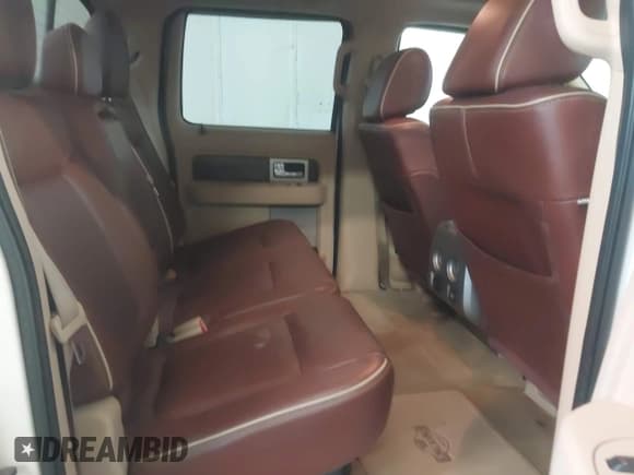 ✅ 2011 Ford F-150 XL • VIN: 1FTFW1EF5BKE01658 • Lot: 42336790. Wystawiony na IAAI z przebiegiem 201 643 mil. Bezpłatny archiwum sprzedaży aukcyjnych z USA i szczegółowy raport historii pojazdu na DreamBid. Zdjęcie 8.