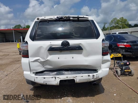✅ 2018 Toyota 4Runner SR5 • VIN: JTEBU5JR3J5547559 • Lot: 42653290. Listed on IAAI with 114,686 mi. Free auction sales archive from the USA and detailed vehicle history report at DreamBid. Image 6.