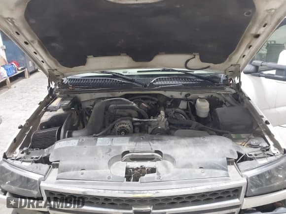 ✅ 2005 Chevrolet Silverado 2500HD LS • VIN: 1GCHK23275F823812 • Lot: 43520231. Wystawiony na IAAI z przebiegiem 227 443 mil. Bezpłatny archiwum sprzedaży aukcyjnych z USA i szczegółowy raport historii pojazdu na DreamBid. Zdjęcie 10.