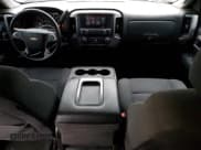 ✅ 2017 Chevrolet Silverado 1500 LT • VIN: 3GCUKREHXHG176656 • Lot: 70549735. Wystawiony na Copart z przebiegiem 255 137 mil. Bezpłatny archiwum sprzedaży aukcyjnych z USA i szczegółowy raport historii pojazdu na DreamBid. Zdjęcie 8.