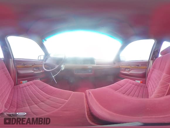 ✅ 1992 Mercury Grand Marquis GS • VIN: 2MECM74W2NX727883 • Lot: 82636234. Wystawiony na Copart z przebiegiem 56 804 mil. Bezpłatny archiwum sprzedaży aukcyjnych z USA i szczegółowy raport historii pojazdu na DreamBid. Zdjęcie 13.