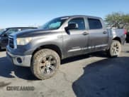 ✅ 2012 Toyota Tundra • VIN: 5TFDY5F18CX211594 • Лот: 82630965. Опубликован ранее на Copart с пробегом 160 656 миль. Бесплатный доступ к архиву аукционных продаж из США и подробный отчёт об истории автомобиля на DreamBid. Изображение 1.