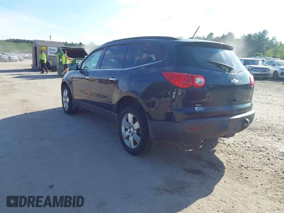 2012 Chevrolet Traverse 1LT z VIN 1GNKVGED8CJ171163, wystawiony jako IAAI lot #42918659 z przebiegiem 95 099 mil mil oraz . Historia ofert i sprzedaży dostępna na DreamBid. Obrazek 3.