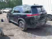 2024 Nissan Pathfinder SV z VIN 5N1DR3BA6RC277399, wystawiony jako IAAI lot #42730735 z przebiegiem 26 410 mil mil oraz . Historia ofert i sprzedaży dostępna na DreamBid. Obrazek 3.