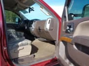 ✅ 2015 GMC Sierra 2500HD SLE • VIN: 1GT22YEG6FZ138198 • Lot: 41624549. Wystawiony na IAAI z przebiegiem 84 438 mil. Bezpłatny archiwum sprzedaży aukcyjnych z USA i szczegółowy raport historii pojazdu na DreamBid. Zdjęcie 5.