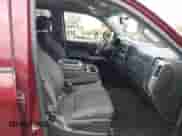 2014 Chevrolet Silverado 1500 LT z VIN 1GCRCREH1EZ403294, wystawiony jako IAAI lot #43519990 z przebiegiem 229 946 mil mil oraz . Historia ofert i sprzedaży dostępna na DreamBid. Obrazek 5.