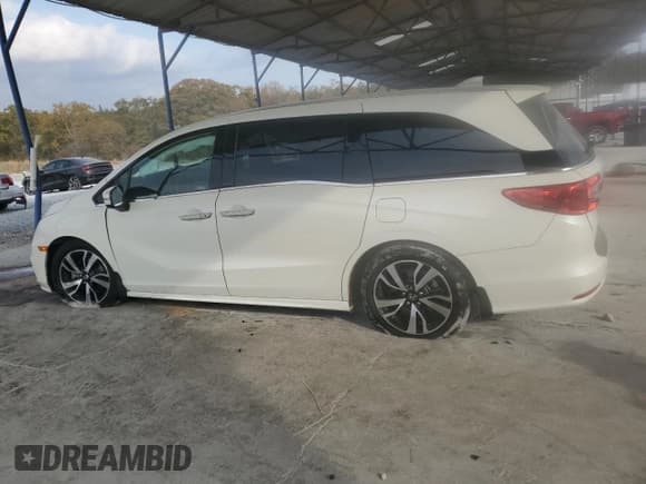 ✅ 2019 Honda Odyssey Elite • VIN: 5FNRL6H92KB031596 • Lot: 92826095. Listed on Copart with 98,610 mi. Free auction sales archive from the USA and detailed vehicle history report at DreamBid. Image 2.
