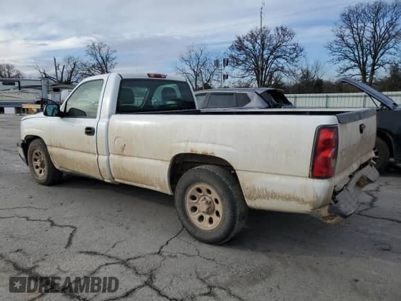 2006 Chevrolet Silverado 1500 Work Truck z VIN 1GCEC14X36Z112340, wystawiony jako Copart lot #85017344 z przebiegiem 246 320 mil mil oraz Szkoda całkowita • Salvage title. Historia ofert i sprzedaży dostępna na DreamBid. Obrazek 2.
