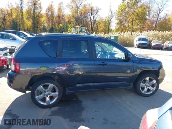 ✅ 2014 Jeep Compass Latitude • VIN: 1C4NJDEB7ED734395 • Лот: 43582814. Опубликован ранее на IAAI с пробегом 139 910 миль. Бесплатный доступ к архиву аукционных продаж из США и подробный отчёт об истории автомобиля на DreamBid. Изображение 12.