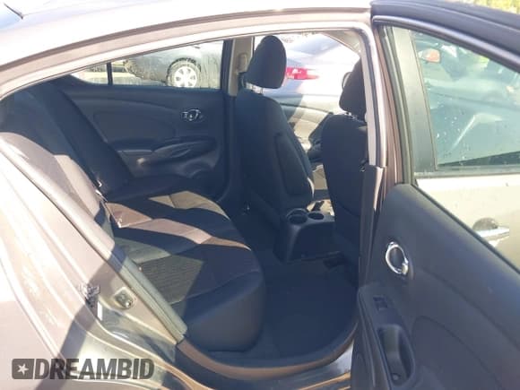 ✅ 2013 Nissan Versa S Plus • VIN: 3N1CN7AP8DL852840 • Lot: 42587405. Wystawiony na IAAI z przebiegiem 190 633 mil. Bezpłatny archiwum sprzedaży aukcyjnych z USA i szczegółowy raport historii pojazdu na DreamBid. Zdjęcie 8.