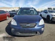 ✅ 2007 Kia Rondo EX • VIN: KNAFG526177077768 • Lot: 74614654. Wystawiony na Copart z przebiegiem 125 409 mil. Bezpłatny archiwum sprzedaży aukcyjnych z USA i szczegółowy raport historii pojazdu na DreamBid. Zdjęcie 5.