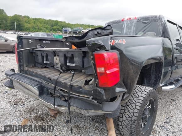 ✅ 2017 Chevrolet Silverado 2500HD Work Truck • VIN: 1GC1KUEG9HF105401 • Лот: 42952053. Опубликован ранее на IAAI с пробегом 84 654 миль. Бесплатный доступ к архиву аукционных продаж из США и подробный отчёт об истории автомобиля на DreamBid. Изображение 19.