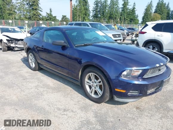 ✅ 2011 Ford Mustang V6 • VIN: 1ZVBP8AM9B5138207 • Lot: 42565744. Listed on IAAI with 154,151 mi. Free auction sales archive from the USA and detailed vehicle history report at DreamBid. Image 1.