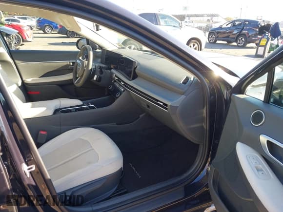 ✅ 2025 Hyundai Sonata SEL • VIN: KMHL64JA7SA434791 • Лот: 43521848. Опубликован ранее на IAAI с пробегом 10 429 миль. Бесплатный доступ к архиву аукционных продаж из США и подробный отчёт об истории автомобиля на DreamBid. Изображение 5.