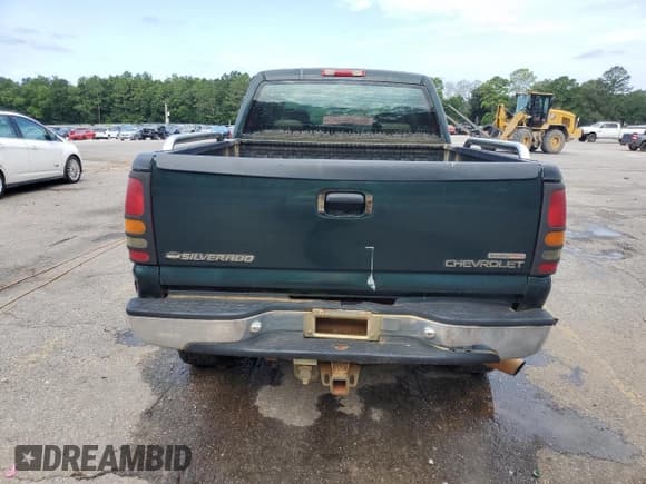 ✅ 2001 Chevrolet Silverado 2500HD • VIN: 1GCHK23181F181800 • Lot: 62753325. Wystawiony na Copart z przebiegiem 206 826 mil. Bezpłatny archiwum sprzedaży aukcyjnych z USA i szczegółowy raport historii pojazdu na DreamBid. Zdjęcie 6.