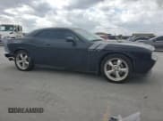 ✅ 2010 Dodge Challenger R/T Classic • VIN: 2B3CJ5DTXAH111021 • Lot: 78530134. Wystawiony na Copart z przebiegiem 68 045 mil. Bezpłatny archiwum sprzedaży aukcyjnych z USA i szczegółowy raport historii pojazdu na DreamBid. Zdjęcie 4.