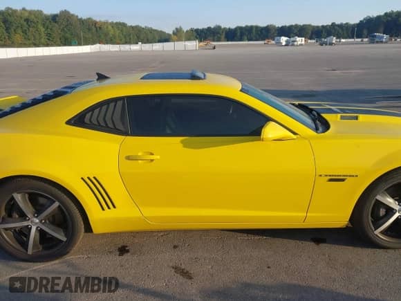 2010 Chevrolet Camaro 2SS z VIN 2G1FT1EW7A9159814, wystawiony jako IAAI lot #43367754 z przebiegiem 35 959 mil mil oraz . Historia ofert i sprzedaży dostępna na DreamBid. Obrazek 14.