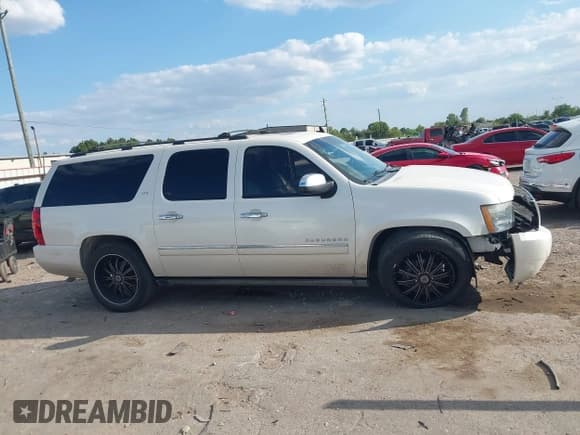 ✅ 2014 Chevrolet Suburban LTZ • VIN: 1GNSCKE00ER139978 • Лот: 43322931. Опубликован ранее на IAAI с пробегом 257 754 миль. Бесплатный доступ к архиву аукционных продаж из США и подробный отчёт об истории автомобиля на DreamBid. Изображение 12.
