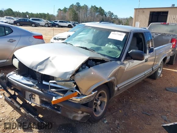 ✅ 2003 Chevrolet S-10 • VIN: 1GCCS19H238186586 • Лот: 41677607. Опубликован ранее на IAAI с пробегом Не указан. Бесплатный доступ к архиву аукционных продаж из США и подробный отчёт об истории автомобиля на DreamBid. Изображение 17.