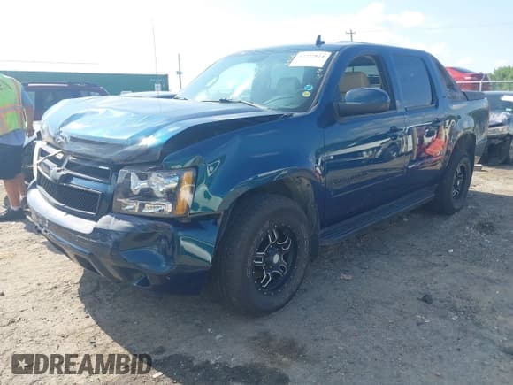✅ 2007 Chevrolet Avalanche LTZ • VIN: 3GNFK12367G124840 • Lot: 42222824. Listed on IAAI with 210,763 mi. Free auction sales archive from the USA and detailed vehicle history report at DreamBid. Image 2.