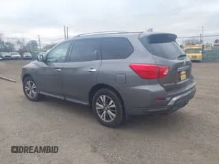 ✅ 2019 Nissan Pathfinder SV • VIN: 5N1DR2MN1KC634004 • Lot: 43582130. Wystawiony na IAAI z przebiegiem 76 300 mil. Bezpłatny archiwum sprzedaży aukcyjnych z USA i szczegółowy raport historii pojazdu na DreamBid. Zdjęcie 3.
