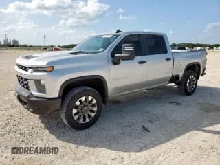 ✅ 2023 Chevrolet Silverado 2500HD Custom • VIN: 1GC4YME76PF100764 • Lot: 64464535. Wystawiony na Copart z przebiegiem 72 423 mil. Bezpłatny archiwum sprzedaży aukcyjnych z USA i szczegółowy raport historii pojazdu na DreamBid. Zdjęcie 1.