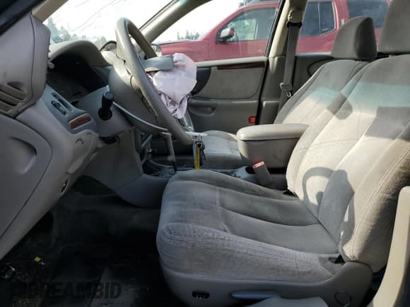 ✅ 1998 Oldsmobile Cutlass GL • VIN: 1G3NB52MXW6326374 • Lot: 67267575. Wystawiony na Copart z przebiegiem 55 982 mil. Bezpłatny archiwum sprzedaży aukcyjnych z USA i szczegółowy raport historii pojazdu na DreamBid. Zdjęcie 7.