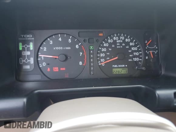 ✅ 2000 Isuzu Trooper S • VIN: JACDJ58X1Y7J12904 • Lot: 63835695. Listed on Copart with 228,213 mi. Free auction sales archive from the USA and detailed vehicle history report at DreamBid. Image 9.