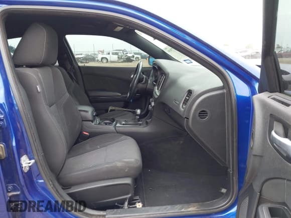 ✅ 2019 Dodge Charger SXT • VIN: 2C3CDXBG0KH745175 • Lot: 43277939. Listed on IAAI with 38,707 mi. Free auction sales archive from the USA and detailed vehicle history report at DreamBid. Image 5.