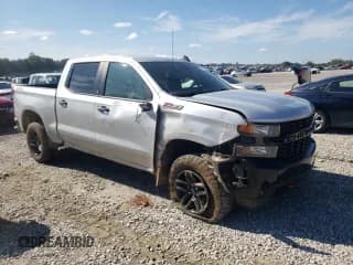 ✅ 2020 Chevrolet Silverado 1500 Custom Trail Boss • VIN: 1GCPYCEF3LZ182203 • Lot: 71820834. Wystawiony na Copart z przebiegiem 90 470 mil. Bezpłatny archiwum sprzedaży aukcyjnych z USA i szczegółowy raport historii pojazdu na DreamBid. Zdjęcie 4.