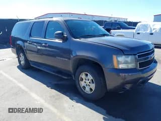 ✅ 2010 Chevrolet Suburban LS • VIN: 1GNUCHE07AR125498 • Lot: 41427576. Wystawiony na IAAI z przebiegiem 266 150 mil. Bezpłatny archiwum sprzedaży aukcyjnych z USA i szczegółowy raport historii pojazdu na DreamBid. Zdjęcie 1.