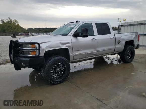 ✅ 2015 Chevrolet Silverado 2500HD LTZ • VIN: 1GC1KWE88FF146653 • Lot: 84749315. Listed on Copart with 213,950 mi. Free auction sales archive from the USA and detailed vehicle history report at DreamBid. Image 1.