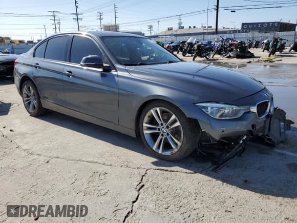 ✅ 2016 BMW 3 Series 330e • VIN: WBA8E1C54GK479682 • Лот: 45967824. Опубликован ранее на Copart с пробегом 92 025 миль. Бесплатный доступ к архиву аукционных продаж из США и подробный отчёт об истории автомобиля на DreamBid. Изображение 4.