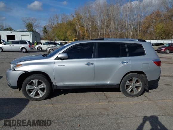 ✅ 2013 Toyota Highlander Limited • VIN: 5TDDK3EH5DS263549 • Лот: 40699267. Опубликован ранее на IAAI с пробегом 166 445 миль. Бесплатный доступ к архиву аукционных продаж из США и подробный отчёт об истории автомобиля на DreamBid. Изображение 14.