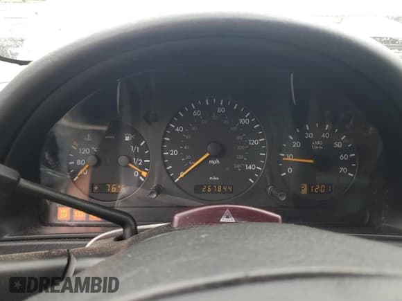 ✅ 2002 Mercedes-Benz M 320/430/500 • VIN: 4JGAB54E22A370800 • Lot: 70165414. Wystawiony na Copart z przebiegiem 267 844 mil. Bezpłatny archiwum sprzedaży aukcyjnych z USA i szczegółowy raport historii pojazdu na DreamBid. Zdjęcie 9.