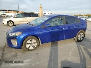 ✅ 2019 Hyundai Ioniq Blue • VIN: KMHC65LC8KU144823 • Lot: 81497174. Wystawiony na Copart z przebiegiem 93 515 mil. Bezpłatny archiwum sprzedaży aukcyjnych z USA i szczegółowy raport historii pojazdu na DreamBid. Zdjęcie 1.