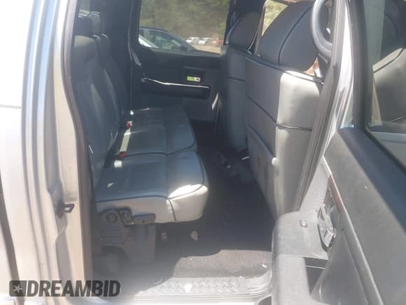 ✅ 2006 Lincoln Mark LT • VIN: 5LTPW18596FJ19302 • Лот: 42311841. Опубликован ранее на IAAI с пробегом 320 779 миль. Бесплатный доступ к архиву аукционных продаж из США и подробный отчёт об истории автомобиля на DreamBid. Изображение 8.