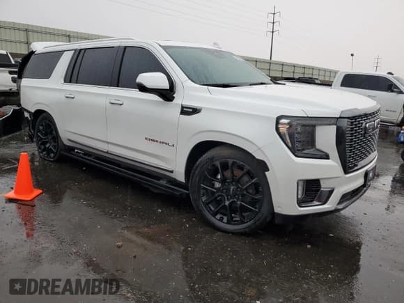 ✅ 2023 GMC Yukon XL Denali Ultimate • VIN: 1GKS2KKT1PR445363 • Lot: 60907785. Wystawiony na Copart z przebiegiem 36 496 mil. Bezpłatny archiwum sprzedaży aukcyjnych z USA i szczegółowy raport historii pojazdu na DreamBid. Zdjęcie 4.