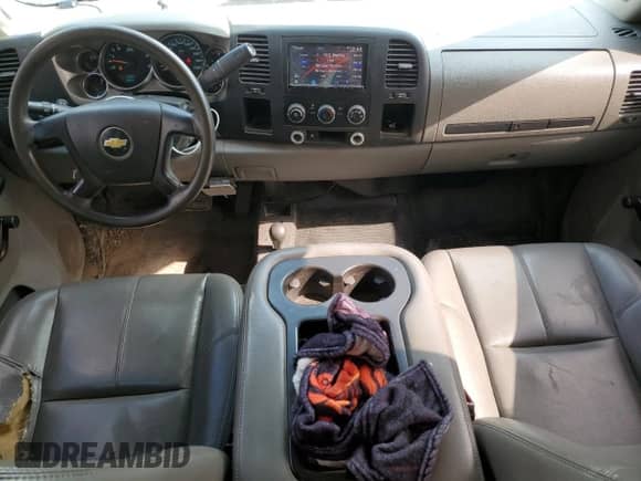 2011 Chevrolet Silverado 2500HD Work Truck z VIN 1GC1KVCG0BF124337, wystawiony jako Copart lot #85530605 z przebiegiem 226 037 mil mil oraz Szkoda całkowita • Salvage title. Historia ofert i sprzedaży dostępna na DreamBid. Obrazek 8.