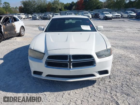 ✅ 2011 Dodge Charger SE • VIN: 2B3CL3CG0BH587220 • Lot: 43722361. Wystawiony na IAAI z przebiegiem 217 118 mil. Bezpłatny archiwum sprzedaży aukcyjnych z USA i szczegółowy raport historii pojazdu na DreamBid. Zdjęcie 13.