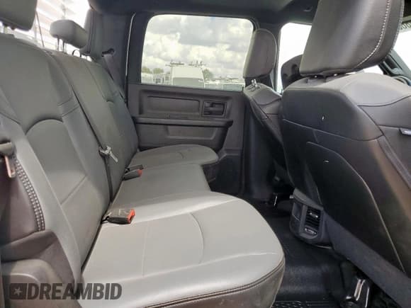 ✅ 2023 Ram 2500 Tradesman • VIN: 3C6UR5HJ4PG548615 • Lot: 70086835. Wystawiony na Copart z przebiegiem 18 577 mil. Bezpłatny archiwum sprzedaży aukcyjnych z USA i szczegółowy raport historii pojazdu na DreamBid. Zdjęcie 10.